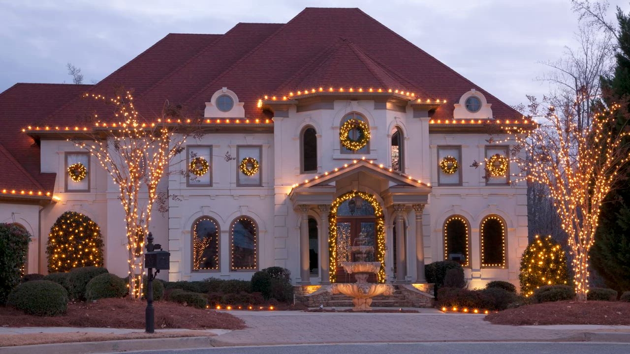 150 Icicle Lights, Red, White Wire - Yard Envy